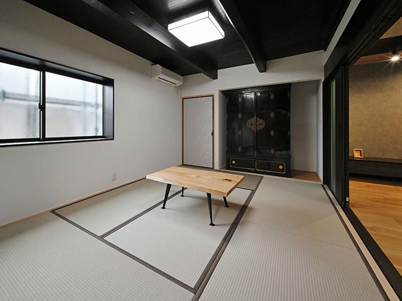 坪庭を囲み家族の記憶と共に歩む家