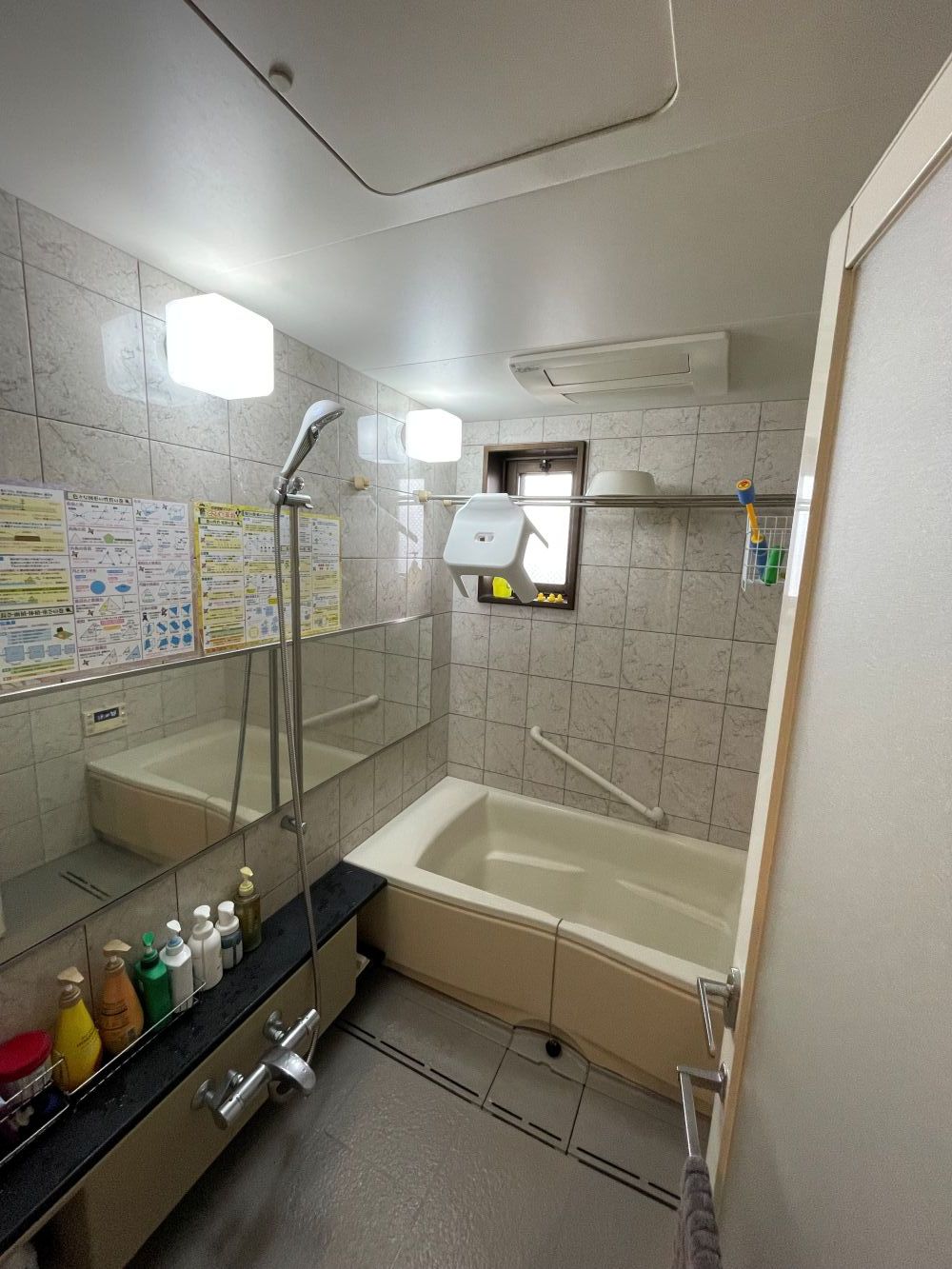 お掃除の悩みを解決　ユニットバスリフォーム