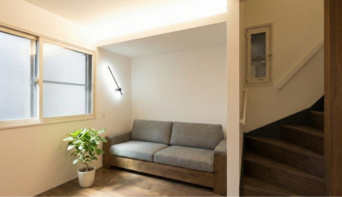 キッチンを真ん中に据えた都内の狭小住宅