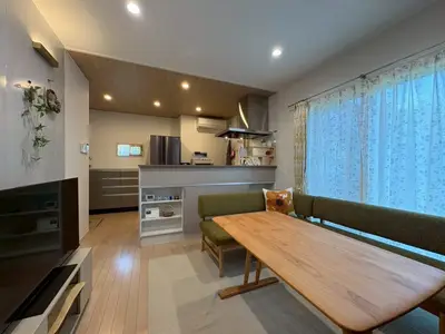 収納力がある開放的なキッチンで家族がつながる