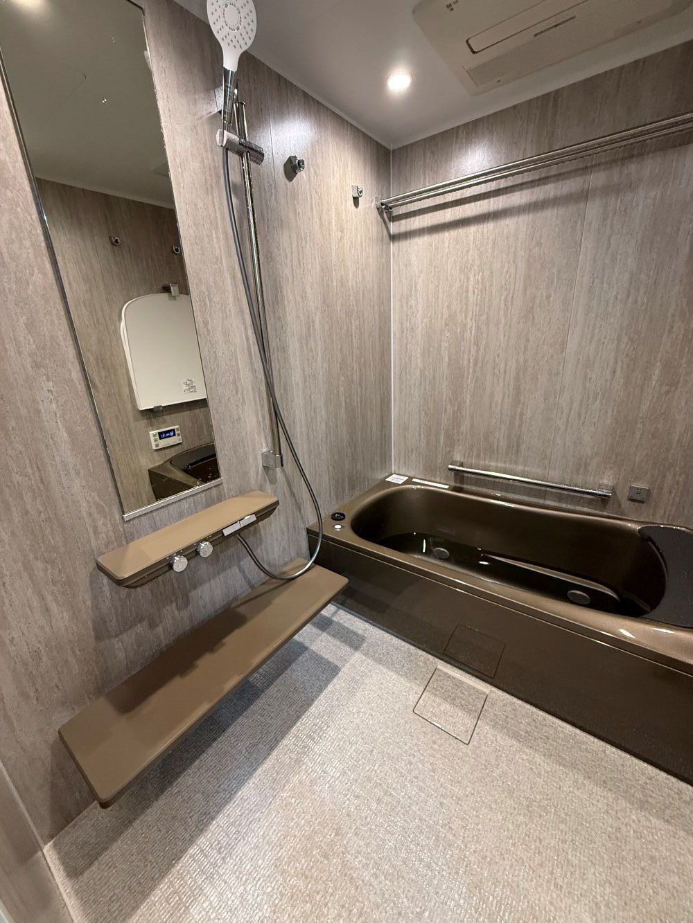 シンラで快適な浴室に　ユニットバスリフォーム