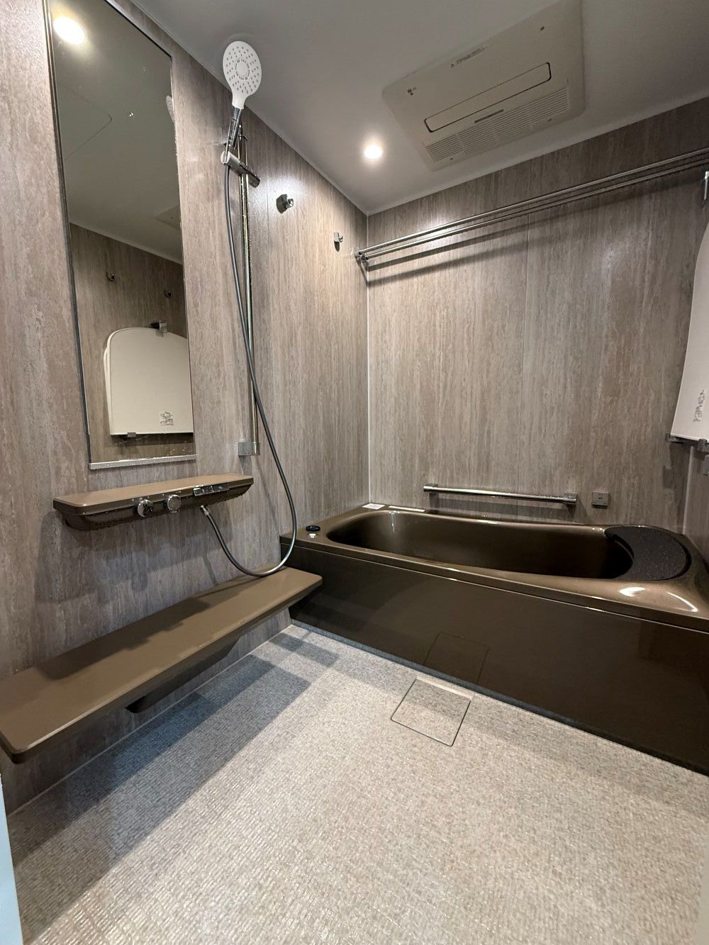 シンラで快適な浴室に　ユニットバスリフォーム