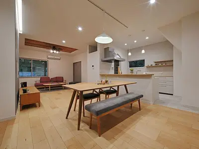 洗練と温もりが調和する、スタイリッシュ・モダンなLDK