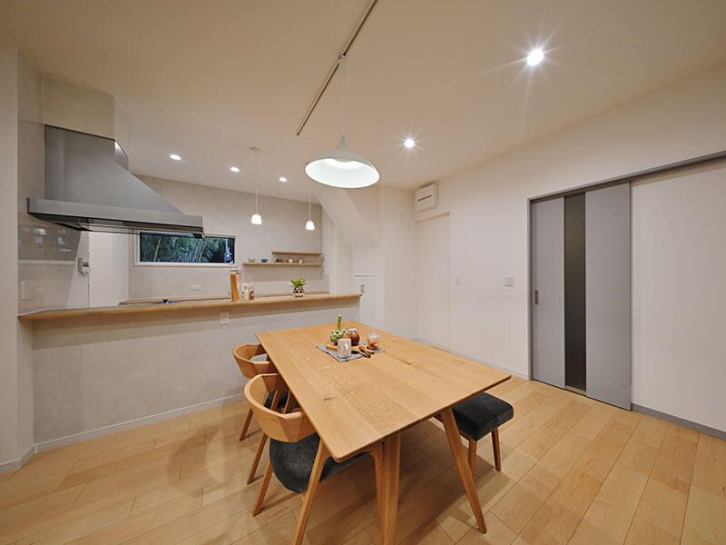 洗練と温もりが調和する、スタイリッシュ・モダンなLDK