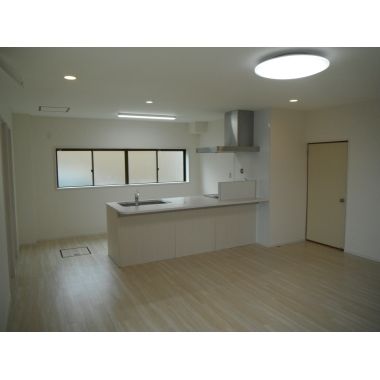 店舗付き中古住宅を購入。部屋数たっぷりのお家に生まれ変わる！