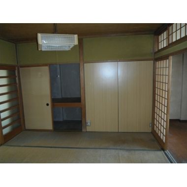 店舗付き中古住宅を購入。部屋数たっぷりのお家に生まれ変わる！