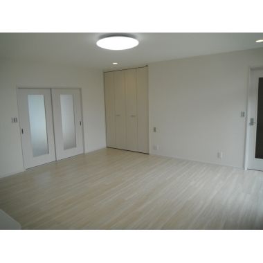 店舗付き中古住宅を購入。部屋数たっぷりのお家に生まれ変わる！