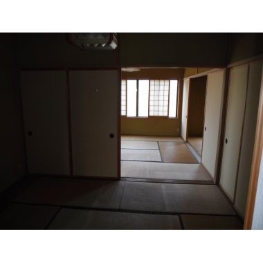 店舗付き中古住宅を購入。部屋数たっぷりのお家に生まれ変わる！