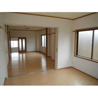 店舗付き中古住宅を購入。部屋数たっぷりのお家に生まれ変わる！