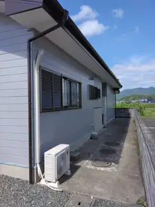 落ち着いたブルーグレーへ、印象を一新する外壁塗装