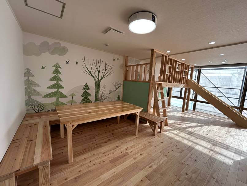 木の温もりあふれる楽しいキッズスペースへ改装