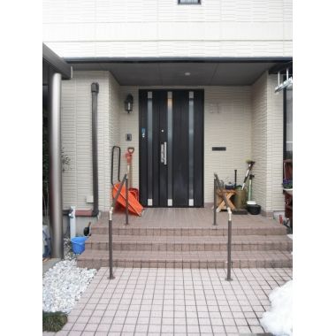 たった1日スピード施工！玄関ドアがキレイに生まれ変わります