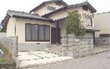 玄関アプローチ兼駐車場で便利に