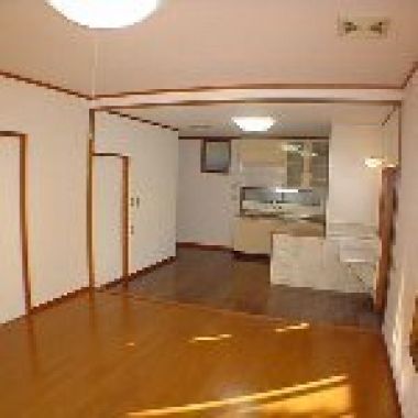 広いLDKと独立二部屋で快適な住まい