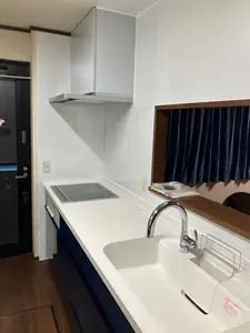 モノトーンで統一感のあるキッチンに