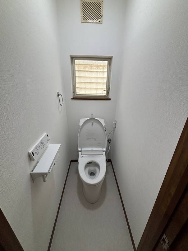 トイレ交換＋内装（愛知県新城市）INAXアメージュ