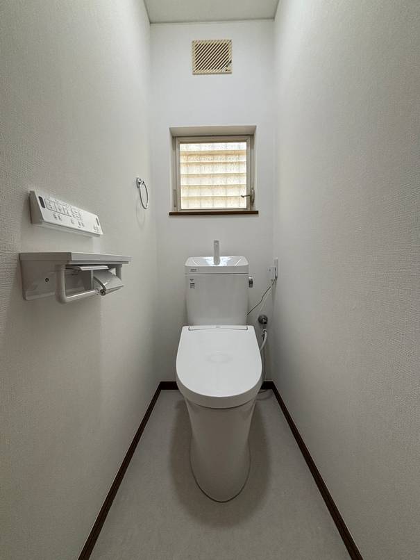 トイレ交換＋内装（愛知県新城市）INAXアメージュ