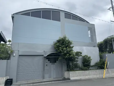 外壁・屋根塗装で一新したモダンな外観