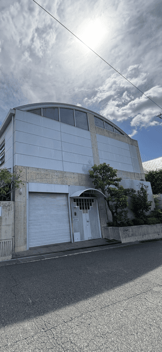 外壁・屋根塗装で一新したモダンな外観
