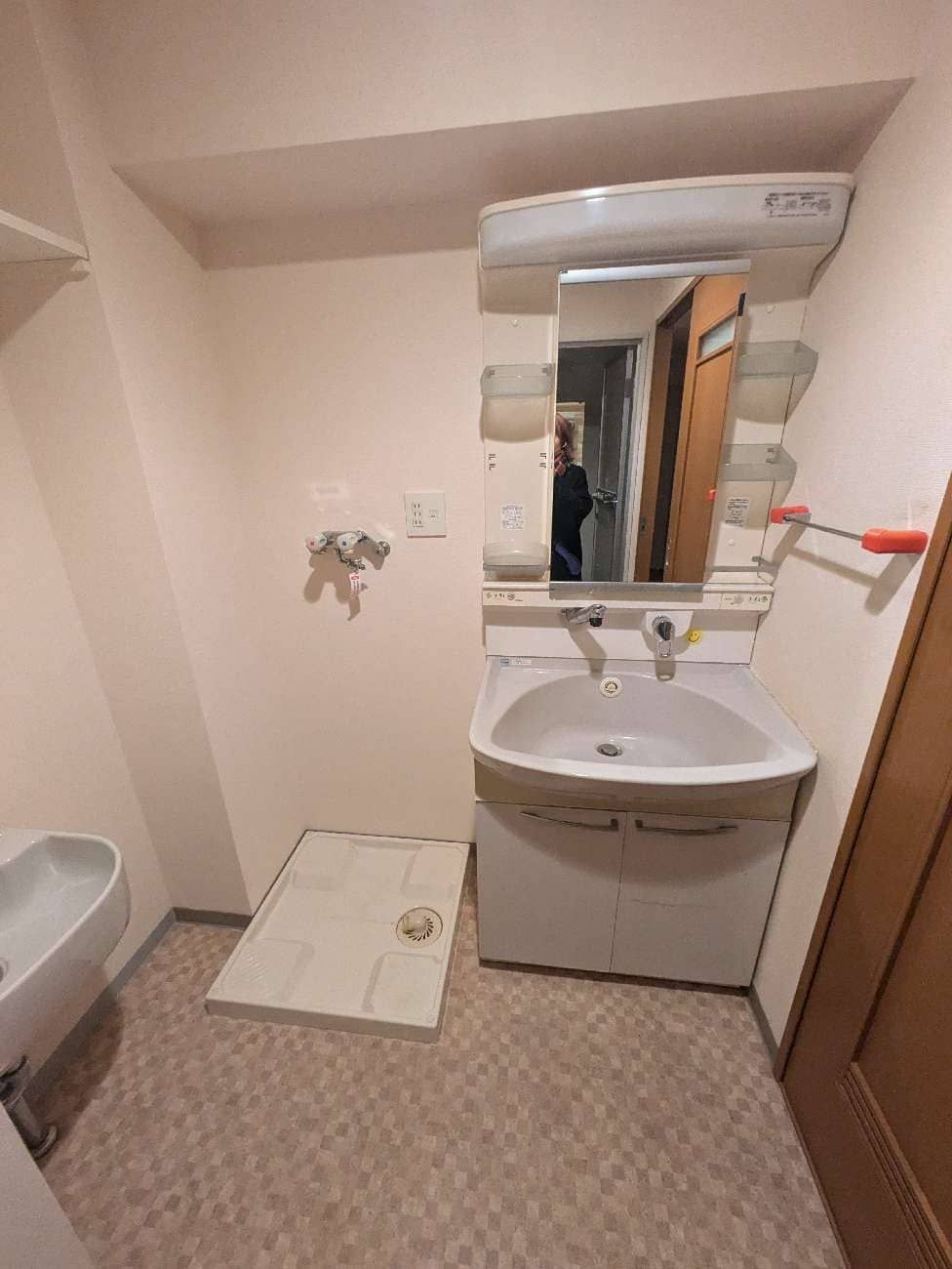 木のぬくもりと街の眺めに、暮らしがほどける。