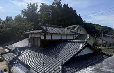 屋根・板壁塗装と鳥よけネット取付工事