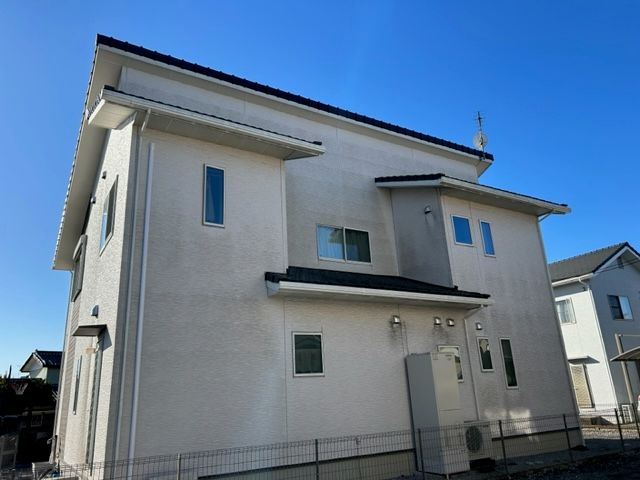 ブルー×ブラウンのツートンカラー外壁塗装リフォーム