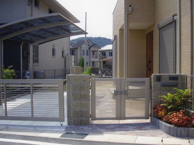 敷地境界のフェンス新設工事