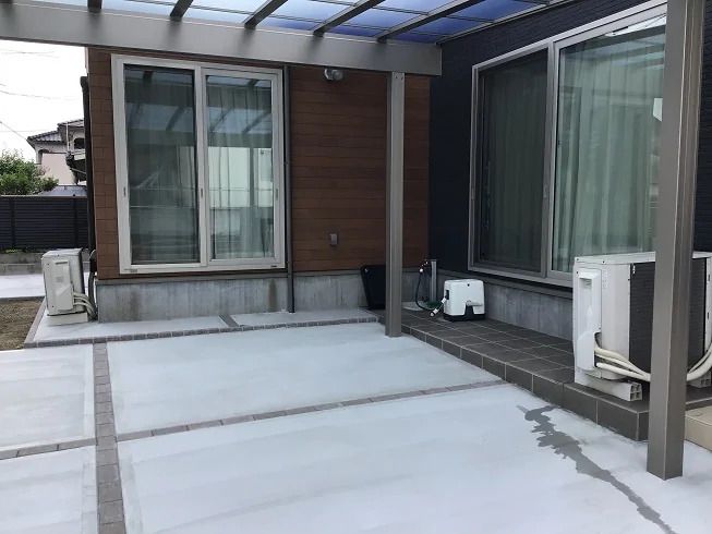 タイル貼り門塀とモダンカーポートの新築外構