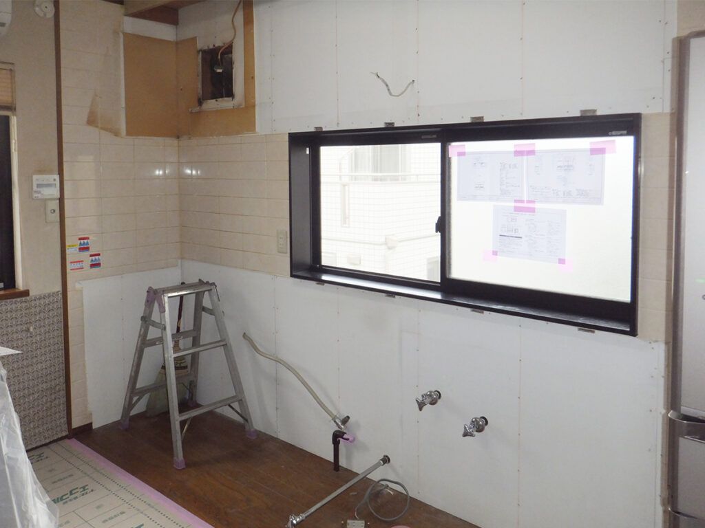白を基調とした清潔感のある使いやすいキッチン
