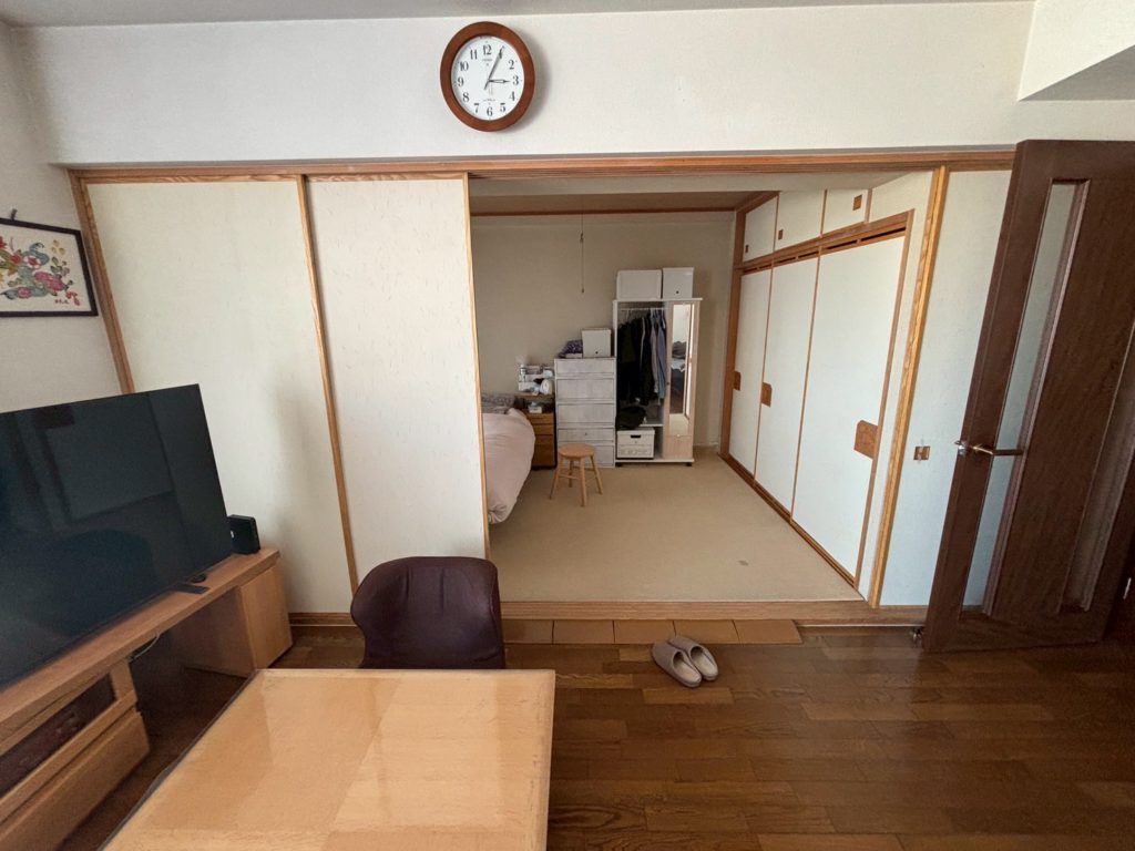 和室を洋室化してリビングと繋げた開放的な空間