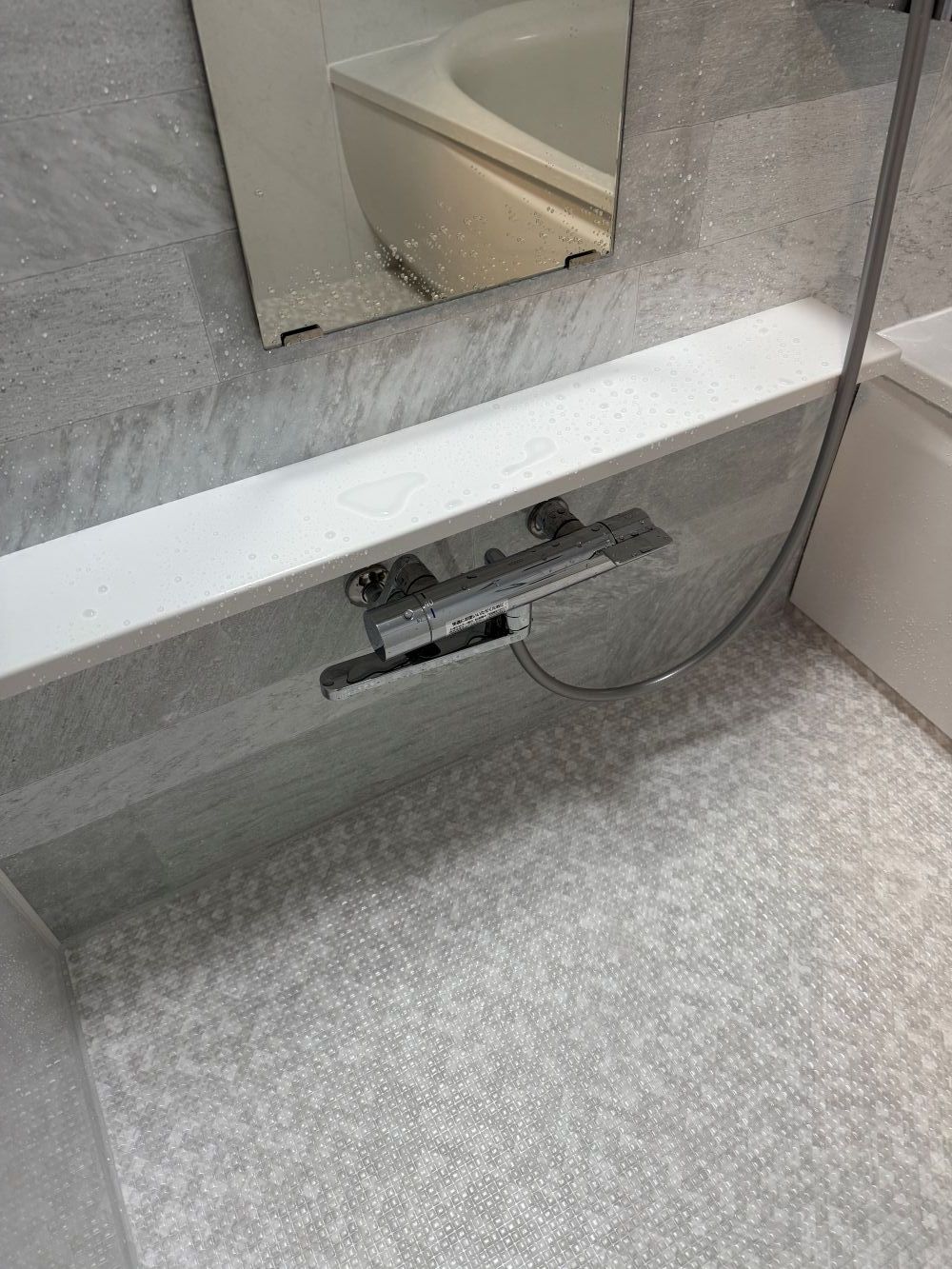 落ち着いた雰囲気の水回りへ