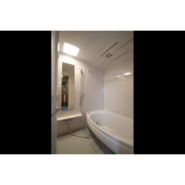 素材で遊ぶ！珪藻土×塗装×木毛セメント。