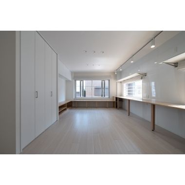 圧迫感のない、空間を広く見せるお部屋に。