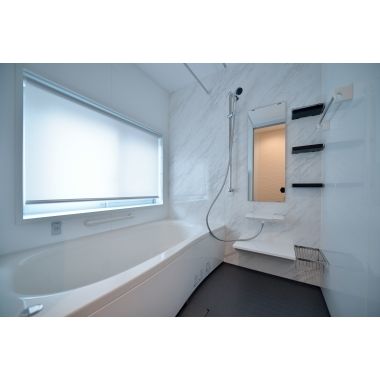 圧迫感のない、空間を広く見せるお部屋に。