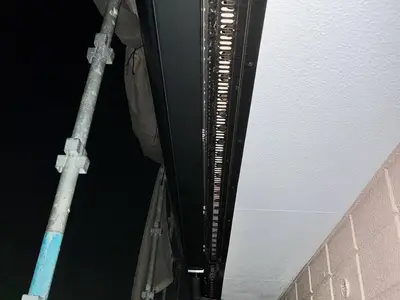 対応部品が無く、作業が難しい雨樋の交換