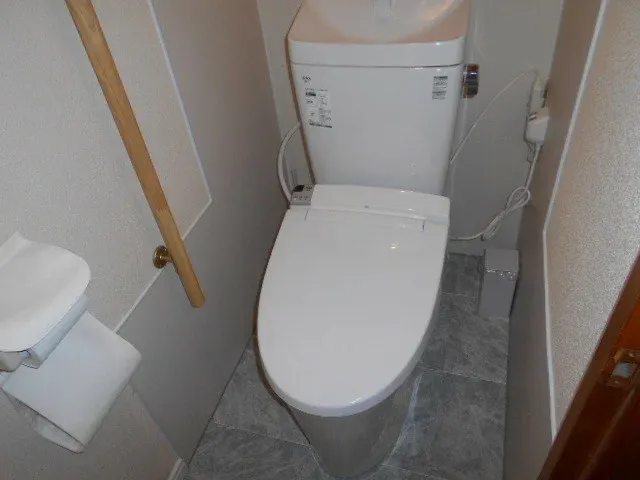 店舗トイレを和式から洋式に取替リフォーム