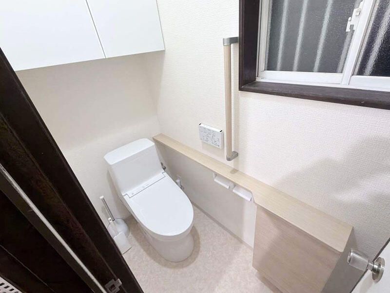 収納ですっきり整うトイレ空間