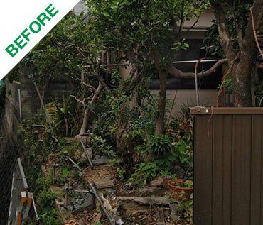 テラス屋根と天然芝で使いやすく整えた庭