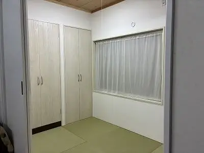 畳下収納と仏間を備えた機能的な和室改修