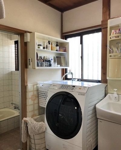 洗面所とトイレを統合した明るいバリアフリー空間
