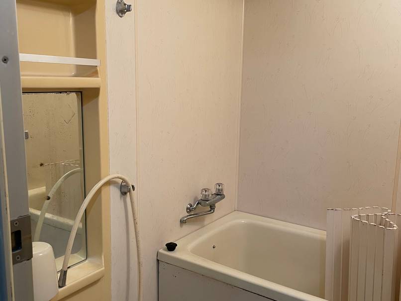 ユニットバス、給水給湯管、給湯器、トイレ