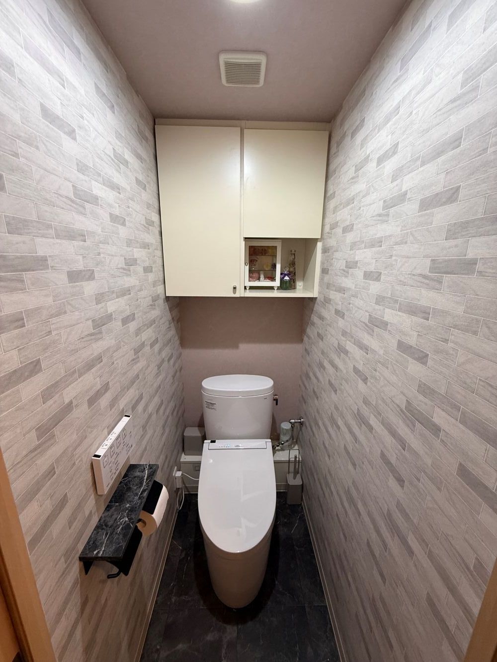経年劣化が気になるトイレを装い新たに