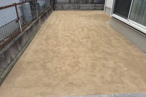 人工芝敷設と物置新設で家族が喜ぶお庭へ