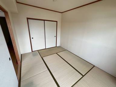 和室から洋室へ改修しクローゼットも新設