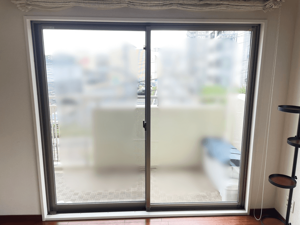 マンションのLDK窓に内窓インプラスを設置