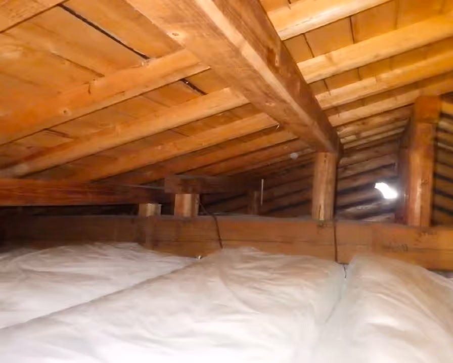 木造住宅の壁・屋根裏断熱リフォームで快適に