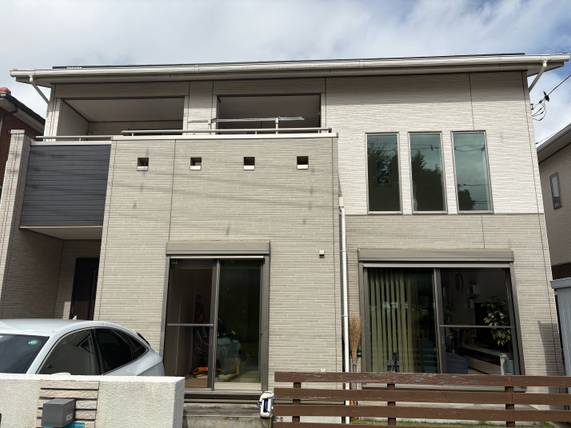 施工例と丁寧な助言が決め手！理想の外壁カラーを実現