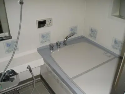 窓の付いた新たな浴室へ