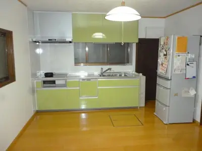 明るくオシャレなシステムキッチン