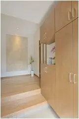 階段を架け替え緩やかに 定年後も安心の住まい